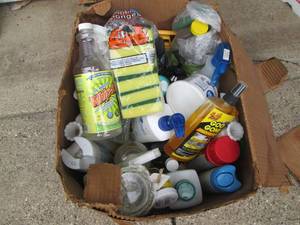 lot 119 image: Box of household cleaning supplies ...