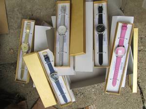lot 121 image: (5) assorted color womens wrist wa...