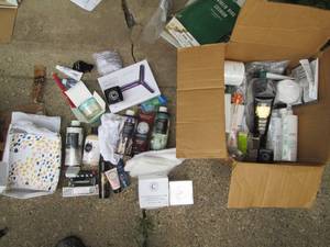 lot 122 image: Box of anti-aging and other skin ca...