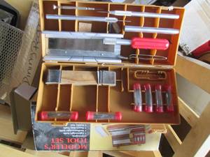 lot 124 image: Modelers hobby knife tool set...