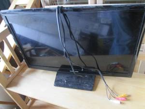 lot 127 image: Samsung 23in flat screen TV...