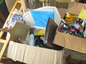 lot 134 image: Roaster pan, bakeware, drying rack,...