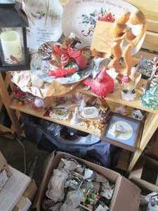 lot 168 image: Decorative Cardinal themed display ...