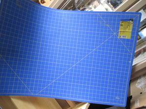 lot 174 image: Dritz 24x36in craft cutting mat...