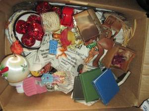lot 190 image: Box of home decor including hand ca...