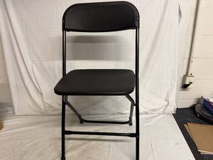 lot 13 image: 2 Plastic Folding Chairs