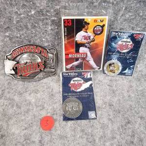 lot 3 image: MN Twins Tokens and Belt Buckle