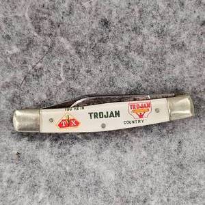 lot 17 image: Trojan Seeds Knife
