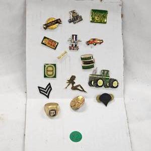 lot 82 image: MN Twins 1987 World Series Souvenier Ring and Misc TokensPins