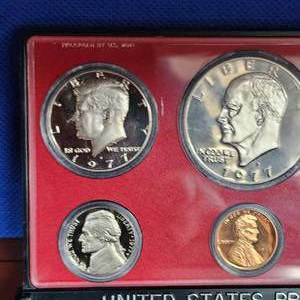 lot 47 image: 1991 Upper Deck Twins Cards and 1977 Proof Set