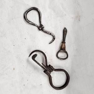 lot 124 image: Early 20th Century Horse Hoof Cleaners(3)