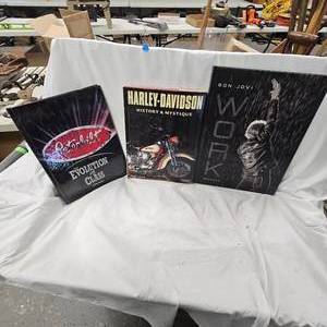 lot 183 image: Harley Davidson BookPeterbuilt BookBonjoui Book