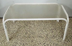 lot 71 image: Lightweight Plastic Outdoor Table