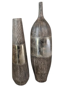 lot 93 image: Lovely Two Minya Vases in Small & Large
