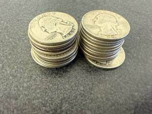 lot 43 image: 20 Silver Washington Quarters