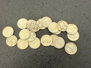 lot 47 image: 20 Silver Washington Quarters
