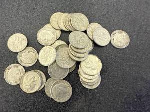 lot 84 image: 40 Silver Roosevelt Dimes