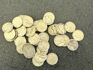 lot 88 image: 40 Mercury Dimes
