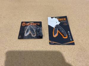 lot 390 image: LOT OF 2 Gerber Paraframe Tanto & Paraframe Mini Tanto Blade