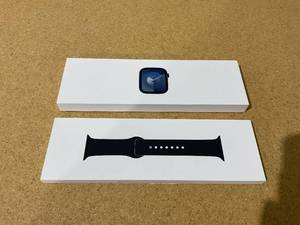 lot 4 image: Apple Watch Series 9 GPS 45mm Smartwatch with Midnight Aluminum Case MR9A3LWA