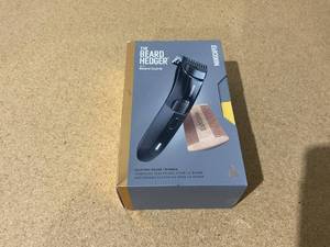 lot 38 image: MANSCAPED The Beard Hedger Premium Mens Beard Trimmer with Comb