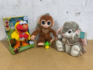 lot 462 image: LOT OF 3 Baby Toys