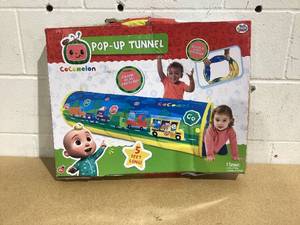 lot 506 image: Cocomelon Pop-N-Play Tunnel for Children Ages 3