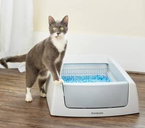 lot 691 image: PetSafe ScoopFree Crystal Classic Self-Cleaning Cat Litter Box, Unbeatable Odor Control, Gray