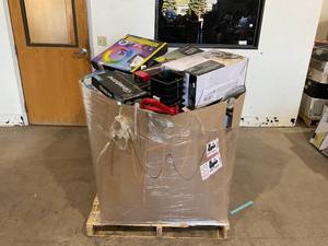 lot 900 image: Wholesale Pallet of Miscellaneous Items