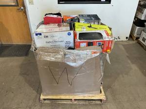 lot 903 image: Wholesale Pallet of Miscellaneous Items