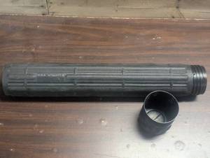 lot 4 image: 26 x 4 Tube Plastic Carrying Safety Case - Screw on Top
