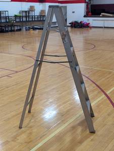 lot 52 image: Aluminum 6 Foot Ladder by Keller Model 936