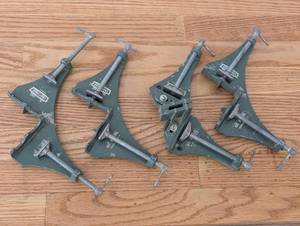 lot 75 image: Set of 4 Craftsman Corner Brackets - Wood Working - No. 9999-6