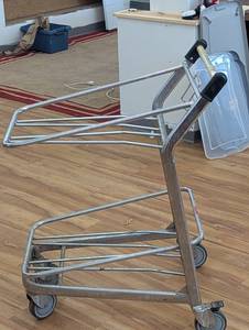 lot 78 image: 42 x 22 Shopping Cart - Heavy Duty with Locking Wheels