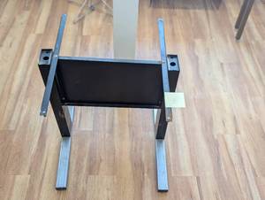 lot 86 image: Heavy Duty Desk Leg Base - 24 x 24