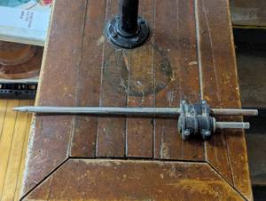 lot 92 image: 20 Swivel Flag Sign Stake