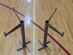 lot 95 image: Pair of Heavy Duty Table Legs - 28 Tall