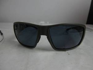 lot 7 image: Smith Optics womens Guides Choice Sunglasses, Charcoal Chromapop Polarized Black, One Size US SCRATCHED, USED