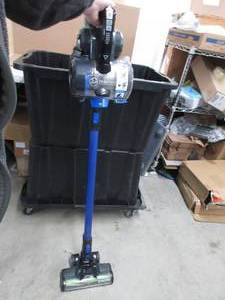 lot 69 image: Hoover ONEPWR Blade Cordless Stick Vacuum Cleaner - Kit BH53310 TESTED, WORKS, USED