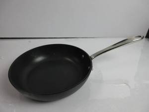 lot 78 image: ALL-CLAD 8.5 INCH PAN HAS MARKS, INSIDE, USED