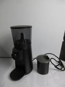 lot 97 image: OXO Brew Conical Burr Coffee Grinder - Matte Black TURNS ON, USED
