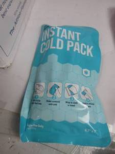 lot 107 image: 34 PACK INSTANT COLD PACKS