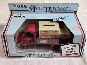 lot 249 image: Ertl 1926 Mack Bulldog Delivery Truck Bank in Box