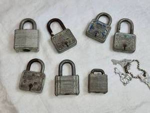 lot 265 image: Vintage Master Lock Padlock Collection with Keys - One key works for one of the locks