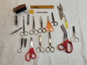 lot 284 image: Lot of Various Scissors and Other Items
