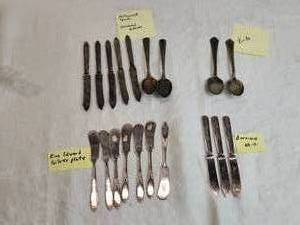 lot 339 image: Vintage Silverplate Flatware - King Edward Silver Plate, Universal and Burnished No.12, along with spoons marked Bride and Hollywood.