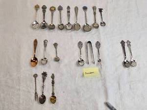 lot 340 image: Vintage Collectible Spoons and Utensils - Rolex Lucerne, Bucherer of Switzerland, American Collectors Guild