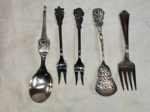 lot 342 image: Vintage Silverware with Ornate Designs