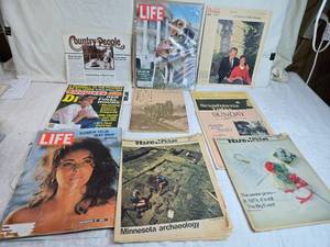 lot 361 image: Lot of Vintage Magazines Including LIFE and Tribune Picture, Princess Diana, Billy Graham