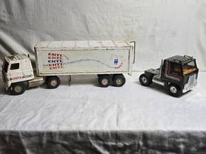lot 22 image: Vintage Ertl Toy Truck and Trailer with another Truck